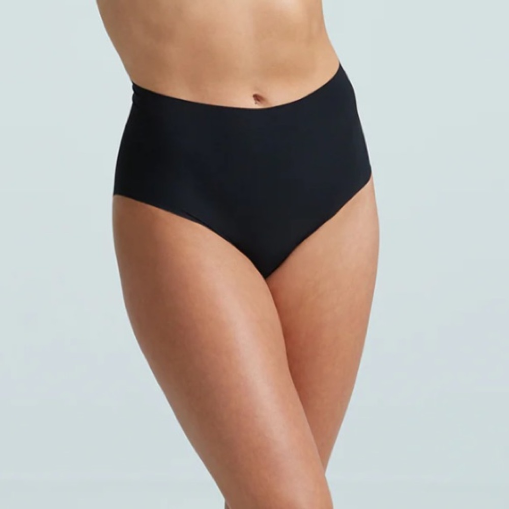 The Classic High-Rise Bikini l Black